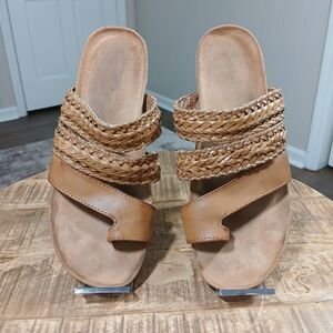 Baretraps Jonelle Women’s Size 8M Tan Braided Toe Loop Slide Sandals Boho